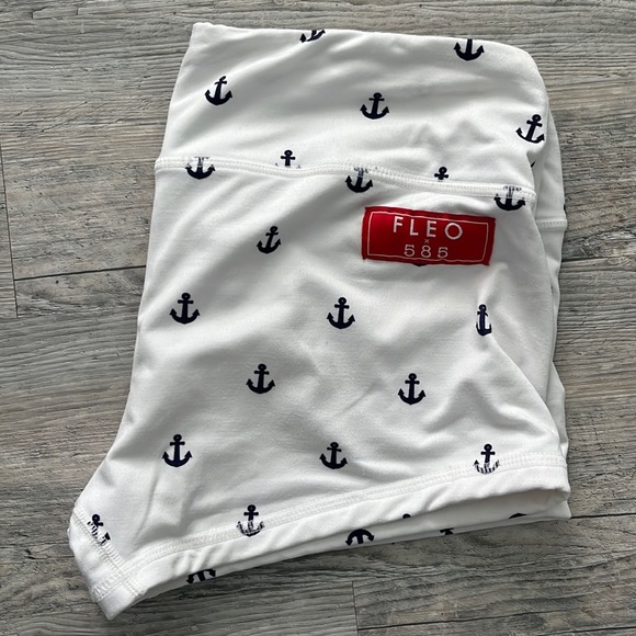 Fleo M special edition. Anchor white and navy - Picture 1 of 4